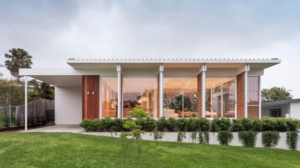 Bendalong Beach House / Madeleine Blanchfield Architects