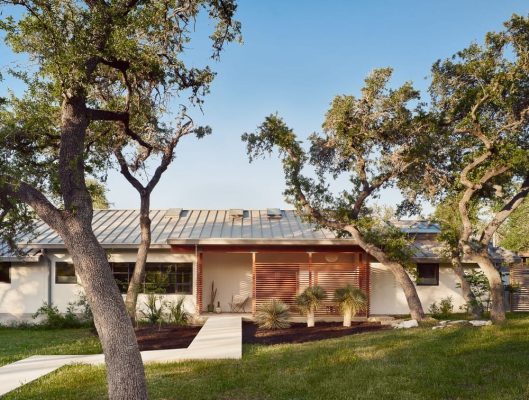 Reynolds Road House: A Remodel of a 1970’s Rancher by Side Angle Side