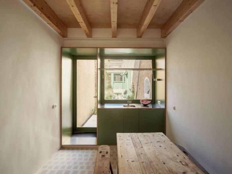 Mila House / Isla Architects