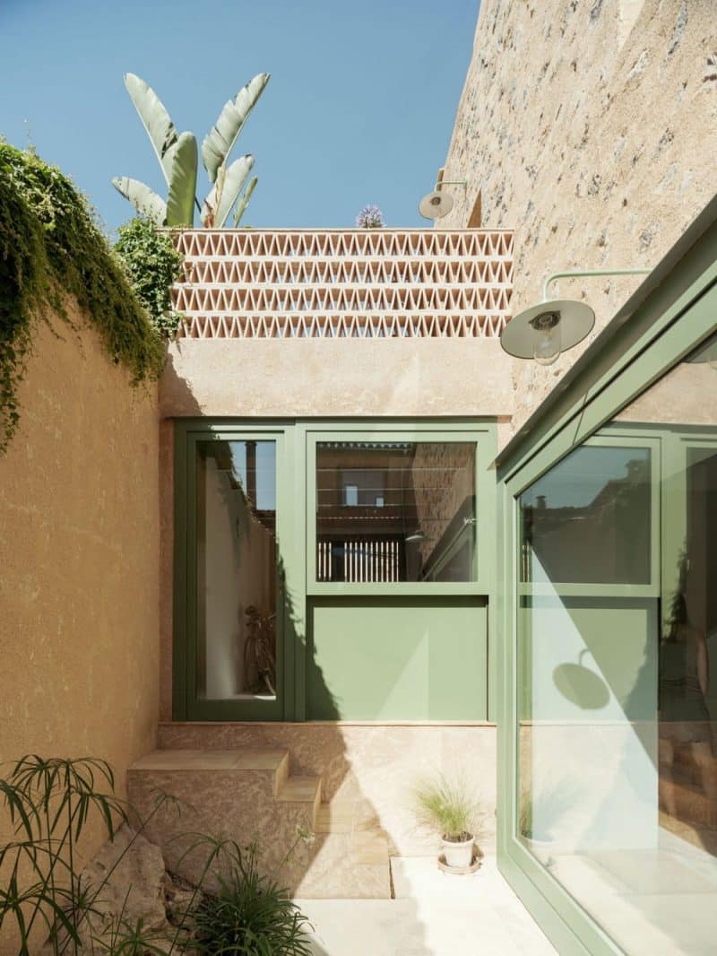 Mila House / Isla Architects