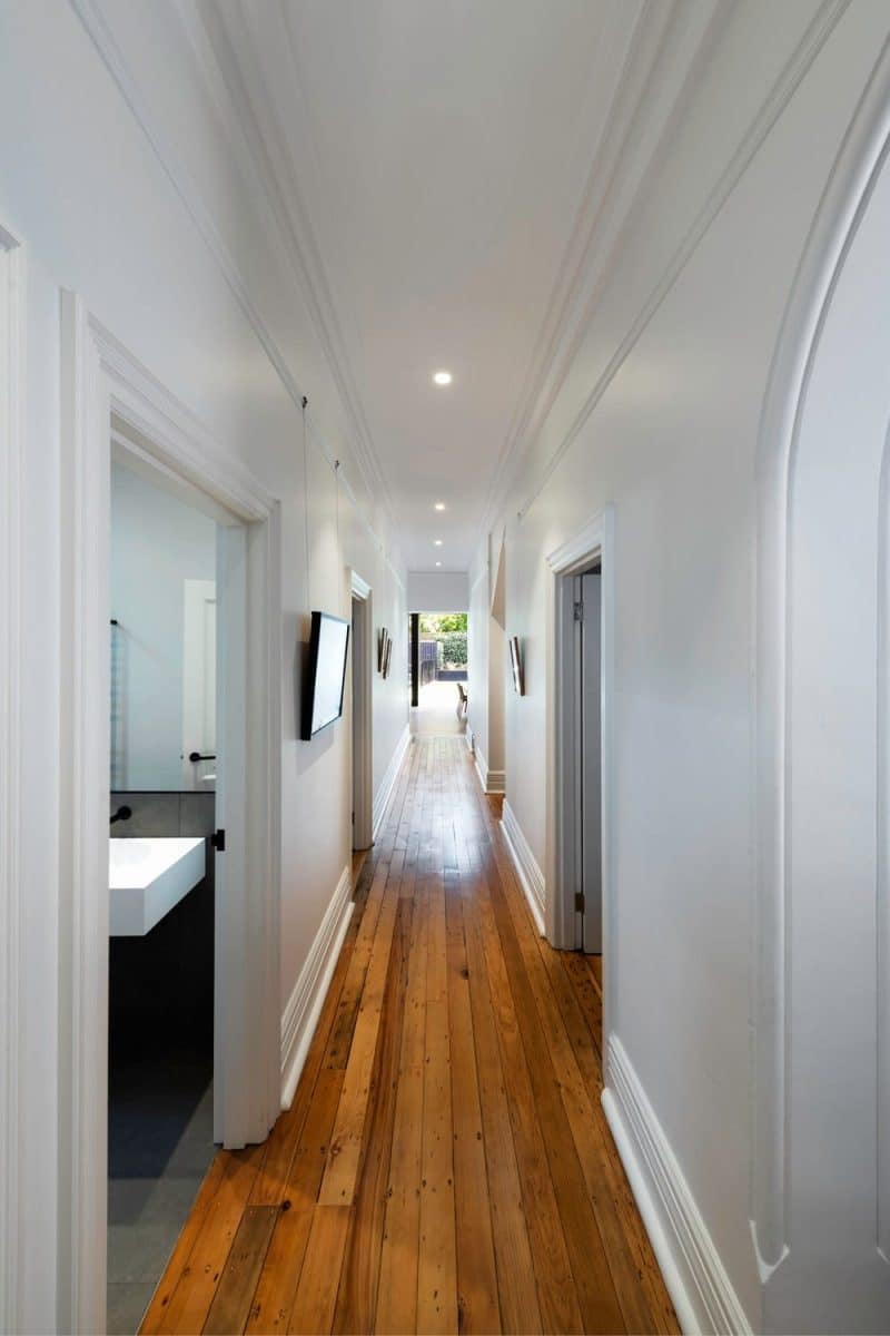 Extruded House / MCK Architecture & Interiors