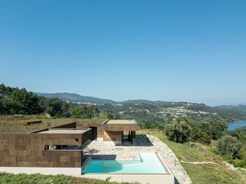 Casa da Levada / Tsou Arquitectos