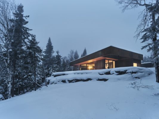 Owl's Shield House / Atelier Schwimmer