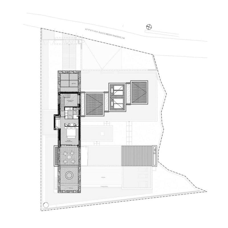 Fallen Tower House / Kipseli Architects