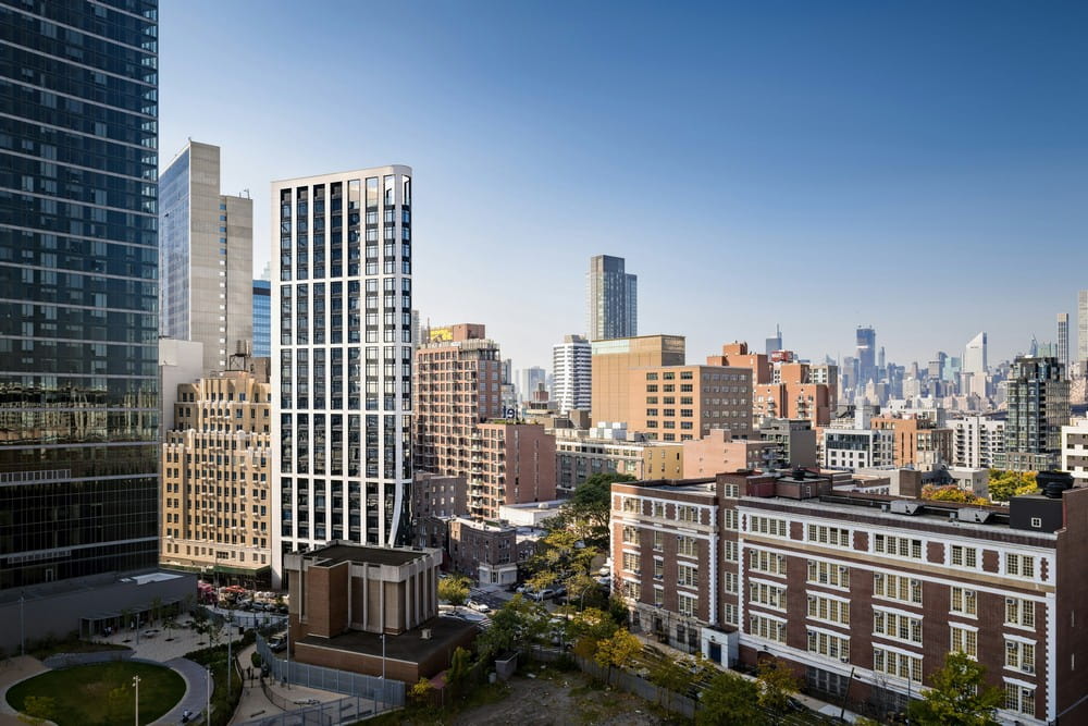NOVA Condominium Tower / Fogarty Finger