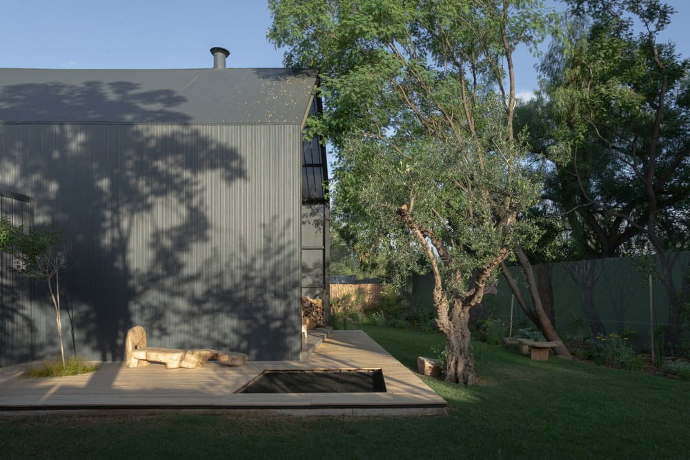 Arrow House / Mora Hughes Arquitectos