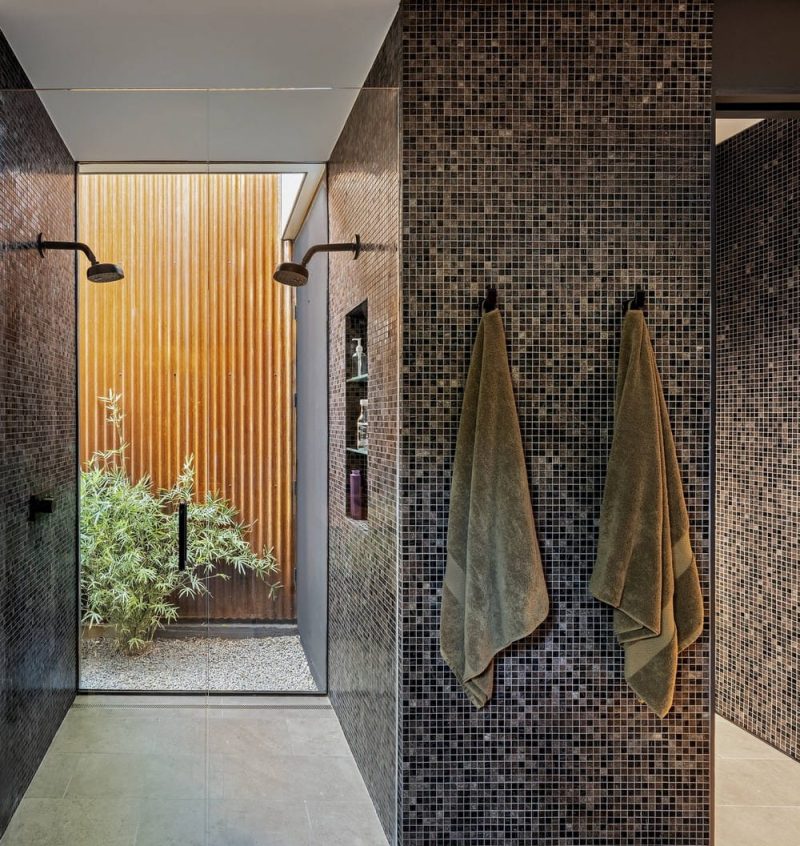 Stealth Residence / Specht Novak