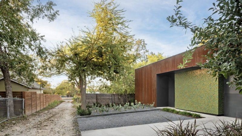 Stealth Residence / Specht Novak