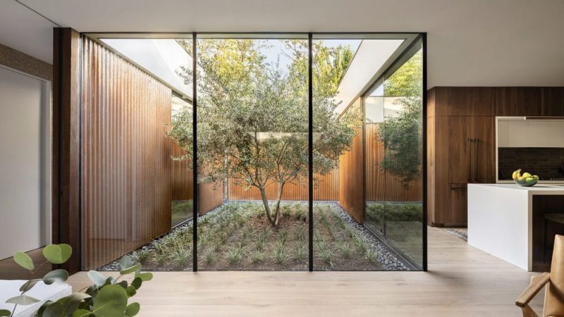 Stealth Residence / Specht Novak