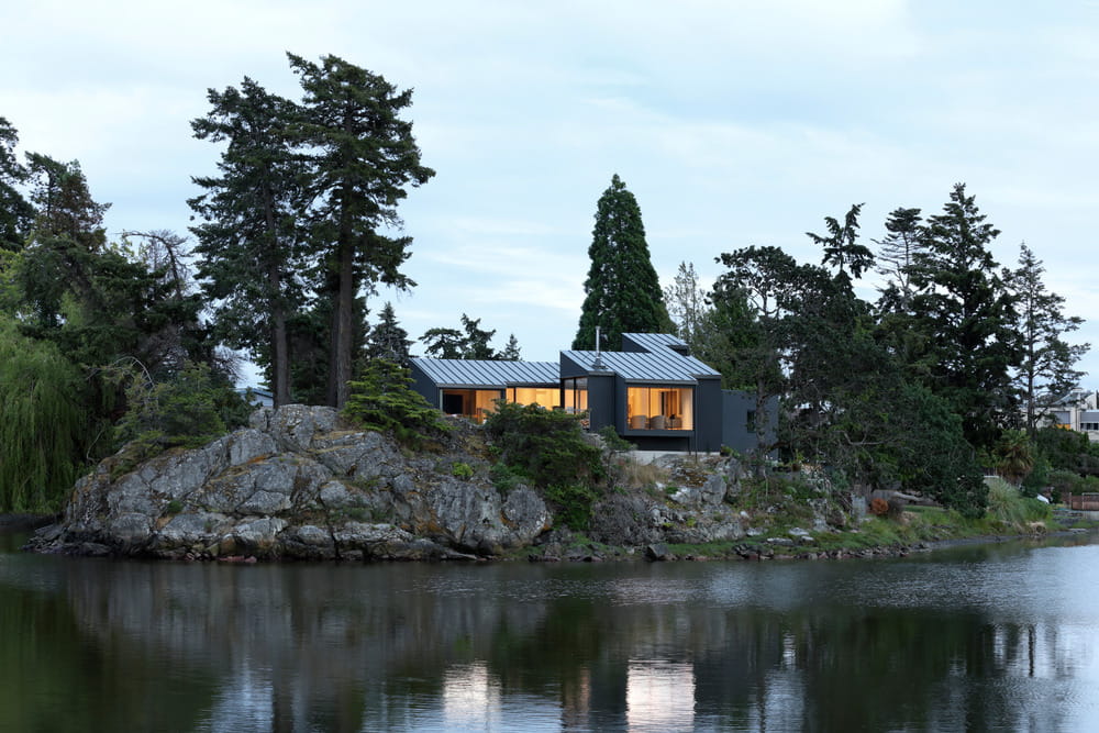 Shoreline House / Splyce Design