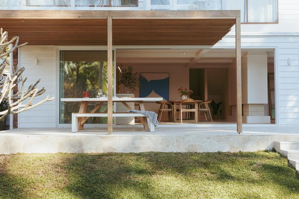 Four Bayes Beach House / buck&simple