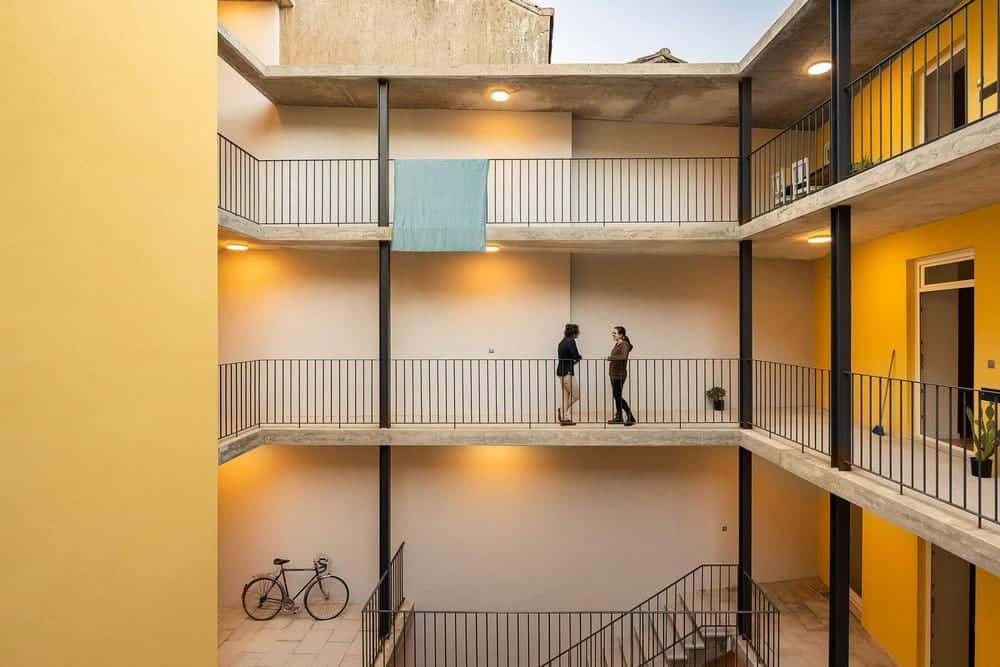 Casas de Trás / Paulo Moreira Architectures