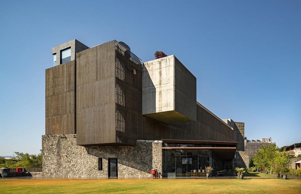 Radisson Resort & Spa / Malik Architecture